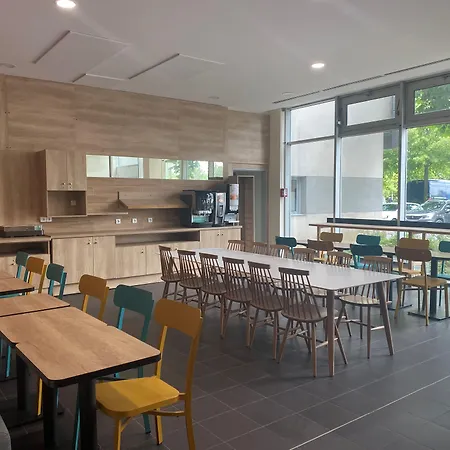 Hotel Adagio Access Marne La Vallee - Torcy 2*