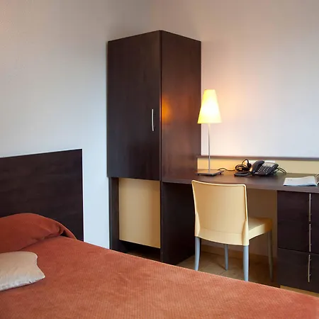 Hotel Adagio Access Marne La Vallee - Torcy 2*