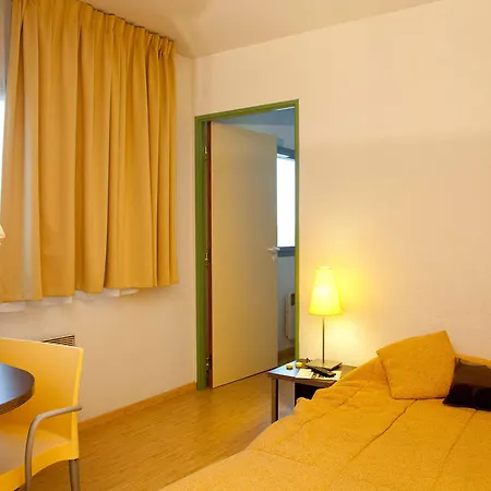 Hotel Adagio Access Marne La Vallee - Torcy 2*