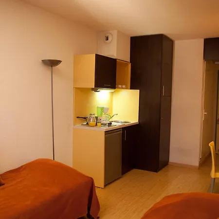 Hotel Adagio Access Marne La Vallee - Torcy 2*
