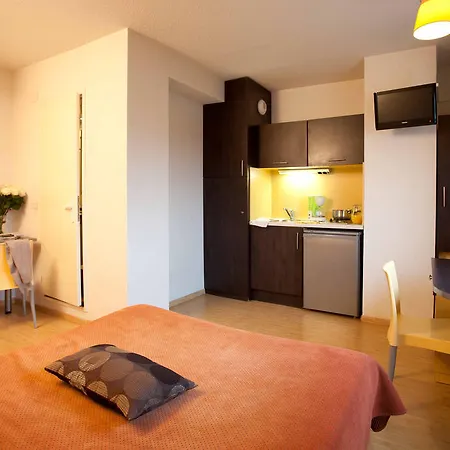 Hotel Adagio Access Marne La Vallee - Torcy 2*